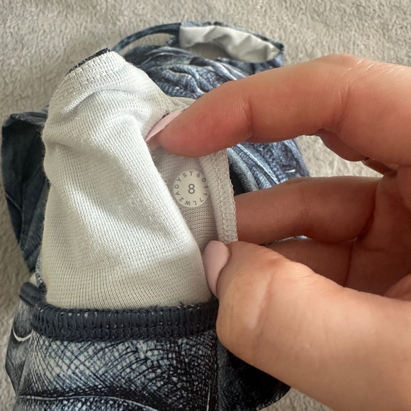 lululemon sports bra size 8 - Picture 3 of 3